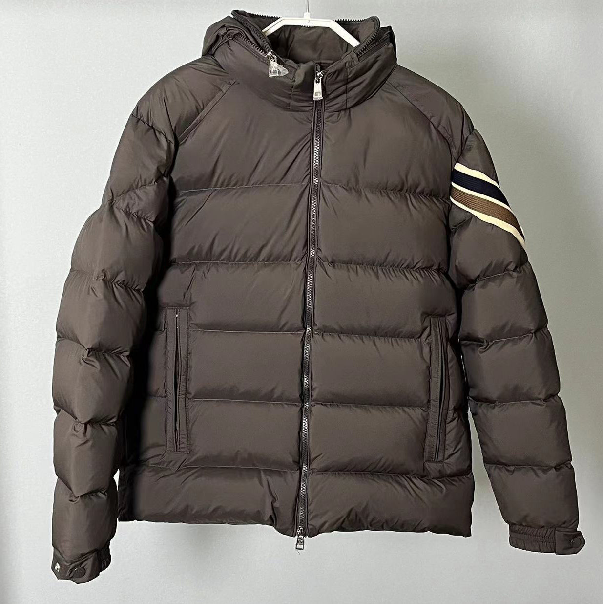 Moncler SOLAYAN SHORT DOWN JACKET