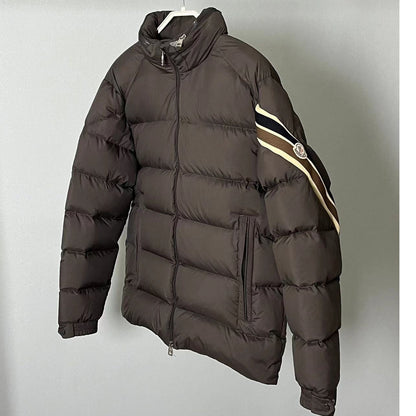 Moncler SOLAYAN SHORT DOWN JACKET