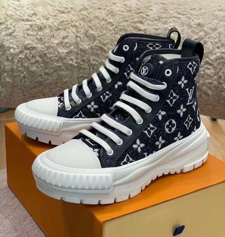 Louis Vuitton Sneakers