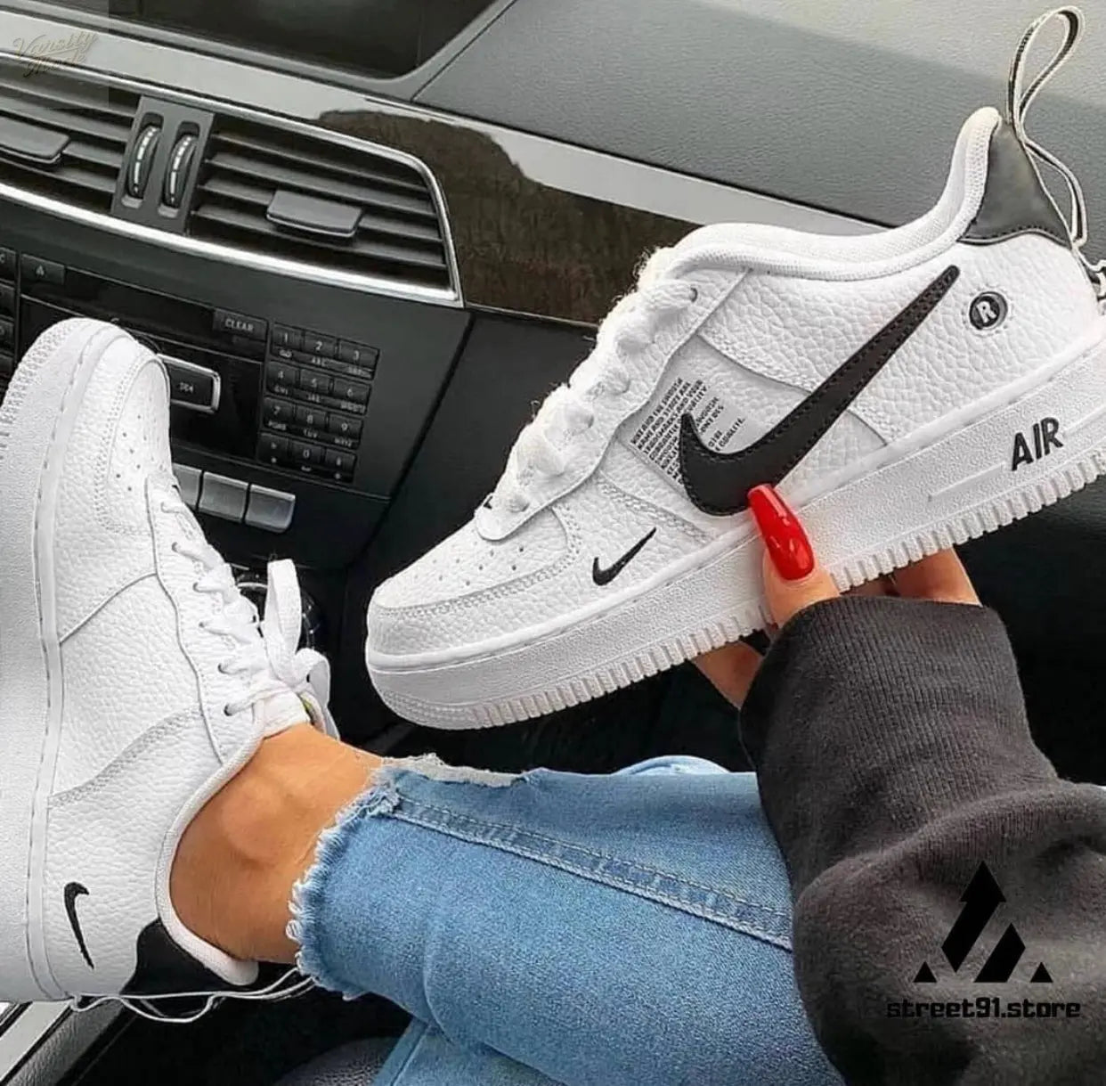 Nike Air Force 1 - Timeless Style and Comfort Icon